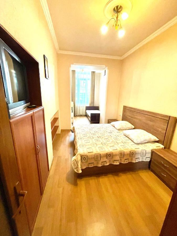 Apartment In The Center Of エレバン エクステリア 写真