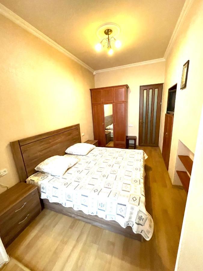 Apartment In The Center Of エレバン エクステリア 写真